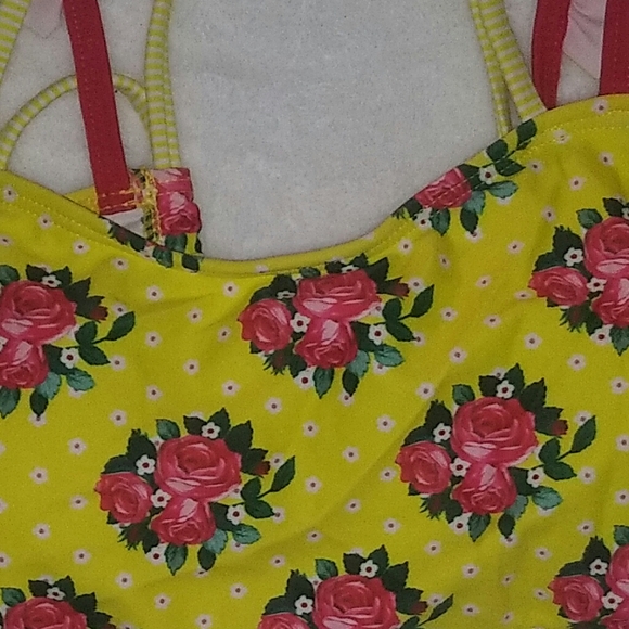 Brazilian style swimsuit - Picture 3 of 3